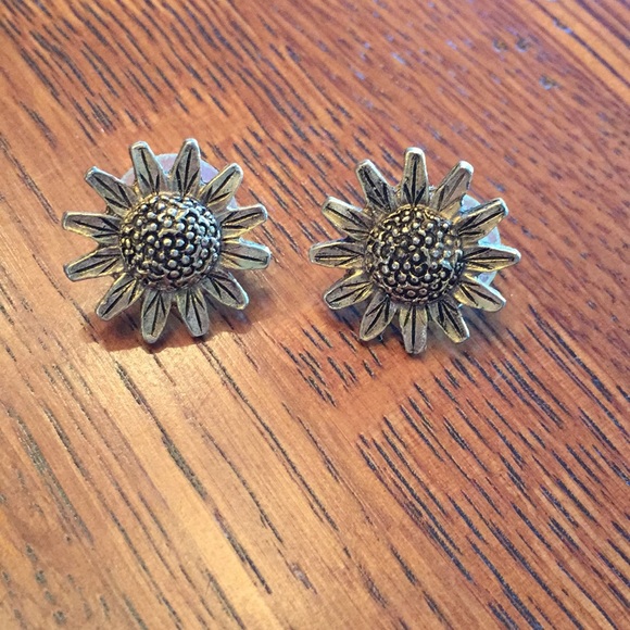 Jewelry - Vintage Brass Gold Sunflower Pierced Earrings